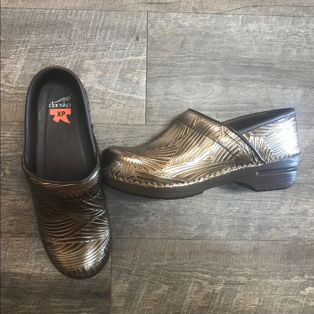Dansko XP Clogs NWOT